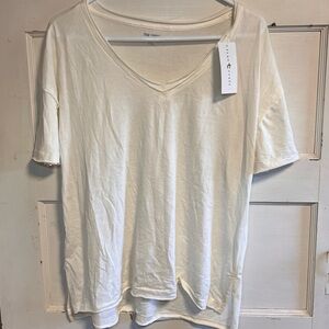 NWT True Craft Women's Ivory Snow V-Neck Knit Tee Size L